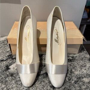 Michaelangelo Cream Metallic Heels